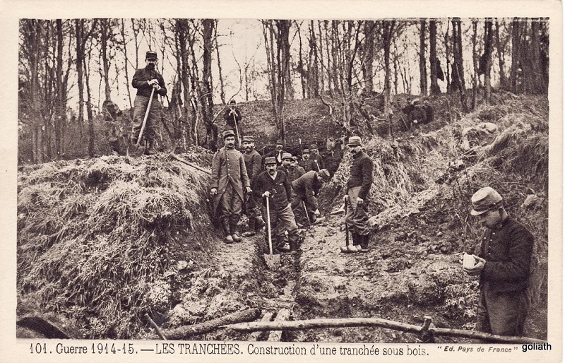 Territorials digging a support line trench, 1915.