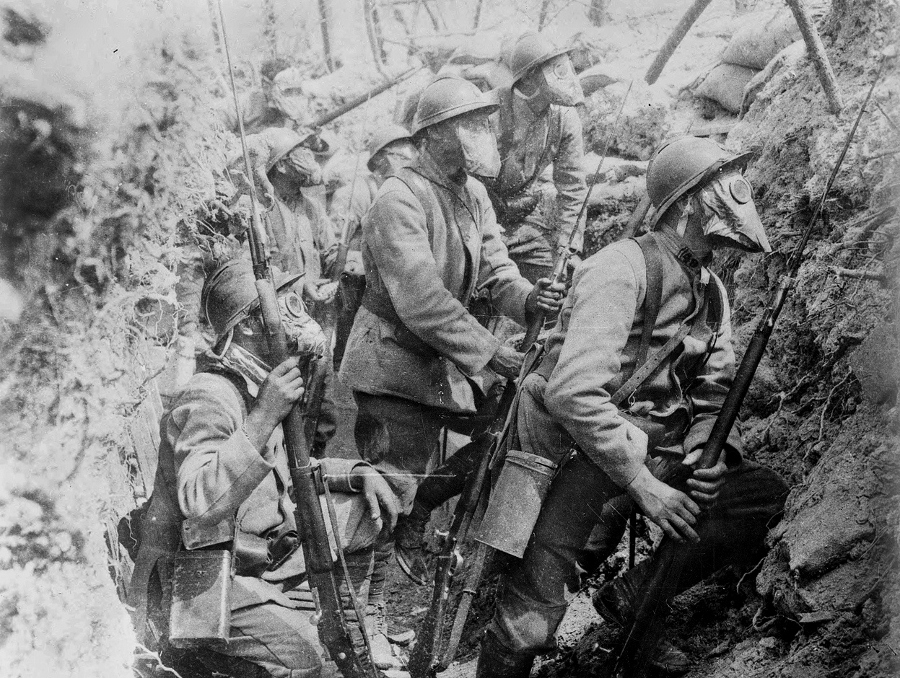 Men of the 48 RI donning M2 gas masks in the spring of 1916.