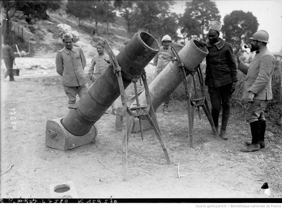 Steel enwrapped wooden trench mortars (257 mm), known as tuyau de poêle, firing a projectile 1.3 m long.