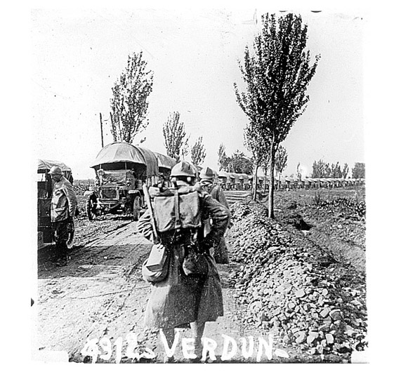 A convoy along the Voie Sacrée, 1916.