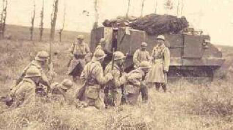 A Schneider tank at the front, 1918.