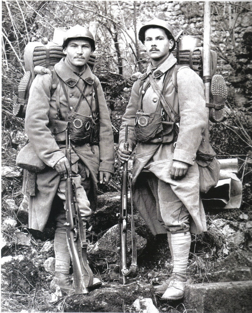 These two engineers appear as perfectly outfitted soldiers. (Nov. 1918)