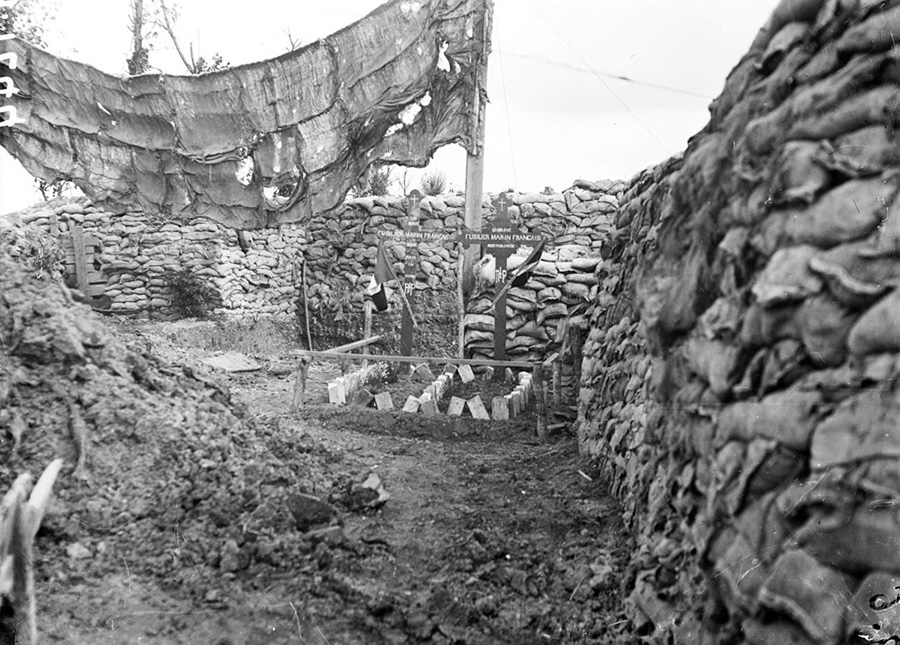 A grave in the Yser sector. Note the camouflage screen erected.