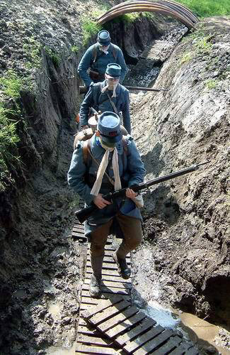 The Poilu de la Marne at Zonnebeck for the anniversary of the first gas attack, 2005.