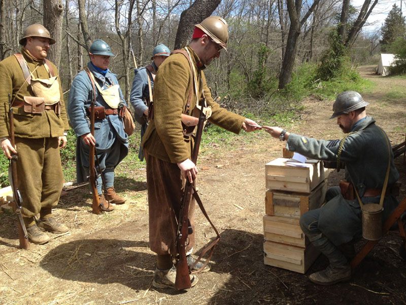 Soldiers receiving pay. Newville,  April 2013.